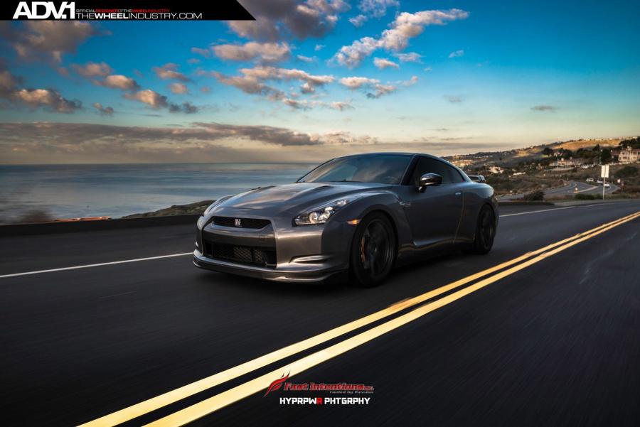  Nissan GT-R on ADV.1 Wheels (ADV50MV1SL) 2015 года  (фото 35 из 36)